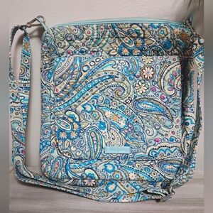 Vera Bradley Carson Mailbag Crossbody Purse In "Daisy Dot Paisley" Pattern